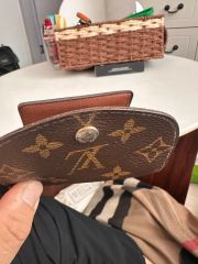 ひ*ー様 Louis Vuitton 長財布 ダークブラウン/レッド - メルカリ