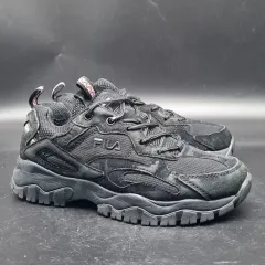 FILA フィラ レイトレーサー TR2 レディーススニーカー 23センチ