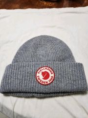 フェールラーベン ロゴセーターL グレー 新品 - メルカリ