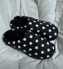 SUBU 冬用サンダル ドット柄 収納袋付き23センチ程 - メルカリ