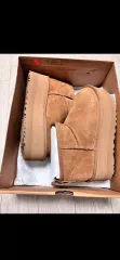 アメリカ UGG ウルトラ ミニ プラットフォーム チェスナット 新品 220のサムネイル