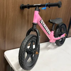 値下げ美品ストライダー ピンクカスタム品。プロテクター付き メルカリ