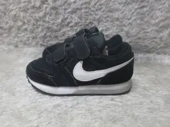 140 NIKE ナイキ MD ランナー 2 ブラック キッズ 子供靴 ジュニア 中古 靴