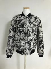 β ベータ インナーベスト付きロングブルゾン 現行品 花柄 総柄 サイズ9