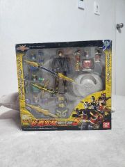 ライジングビートゴウラム仮面ライダークウガ HGクウガコレクター必見 