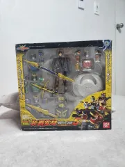 2026年最新】装着変身5 仮面ライダークウガ ライジングフォームセット