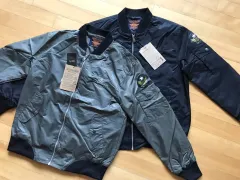 <春新商品> ハイクオリティ MA-1ジャケット (100%ナイロン生地 光沢素材)