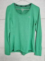 ナイキ ドライフィット Tシャツ