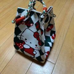 新品！ハローキティ展HELLOKITTYヘザレットビーズ刺繍バッグ サンリオ 新品！ハローキティ展HELLOKITTYヘザレットビーズ刺繍バッグ サンリオ