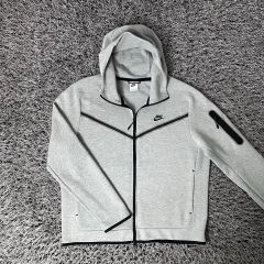 ナイキテックフリース セットアップ 上下 Sサイズ グレー セントラル