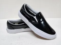 VANS ブラック エナメル スリッポン スニーカー 220mm