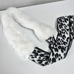白ファーマフラースカーフ