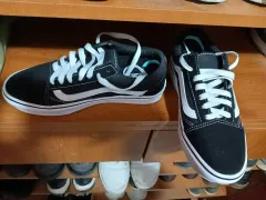 VANS ヴァンズ 黒白 (黒) 235