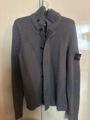美品 STONE ISLAND ニットカーディガン M ワッペン CLG認証済 - メルカリ