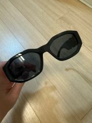 ゆ*た様 PRADA サングラス キャットアイ シンボル ブラック Keiju着