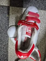 アディダス スタンスミス バックル スニーカー