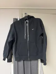 ナイキ ソロ スウッシュ フーディー ジップアップ ブラック グレー XL