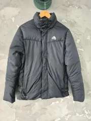 ナイキ ACG ブラック ダウン ジャケット 95sizeのサムネイル