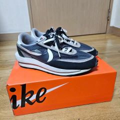 美品】sacai × nike ldv waffle 25 black - メルカリ