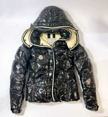 極美品 モンクレール BADIA ダウンジャケット デカワッペン/デカロゴ
