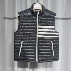 THOM BROWNE. NEW YORK ダウンベスト 紺 サイズ2（L相当） - メルカリ