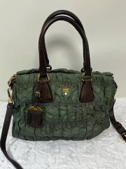 PRADAシャーリング☆ボストン型ナイロントートバッグ美品 - メルカリ