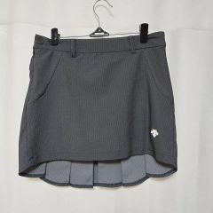 DESCENTE グレー ストライプ プリーツスカート - メルカリ