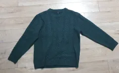 ケーブル編みニット グリーン