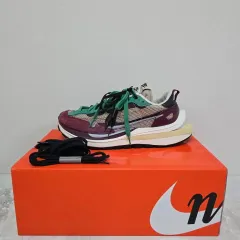 NIKE sacai ヴェイパーワッフル ブラック ヴィラン レッド 290サイズ