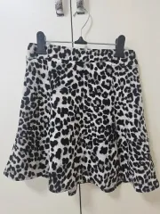 新品)スカート