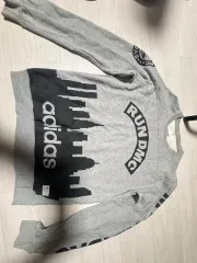 アディダス RUN DMC スウェット Tシャツ 100