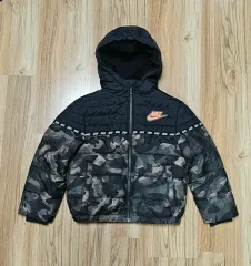 ナイキ キッズ NIKE キッズ カモフラージュ パファー ジャケット 6-7歳