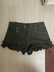 FEKETE ドットフリルショートパンツ M - メルカリ
