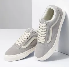 VANS 235