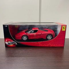 Mattel Elite 1/18 Ferrari California - メルカリ