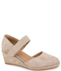 ジェントルソウルズ レディース シューズ サンダル スエード Gentle Souls Oriana Suede Mary Jane Wedge Pumps Mushroom
