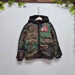 8 10歳 NIKE ジョーダン カモフラ ダウン フード ジップアップのサムネイル