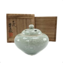 ✨青磁三足火舎香炉 透かし彫り骨董品 火舎 工芸 - メルカリ