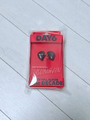 新品未開封 トレカ付き DAY6 The DECADE イヤホン SUNGJIN - メルカリ