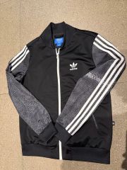 adidas Disney Goofy ジャージ セットアップ XSとS △38 - メルカリ