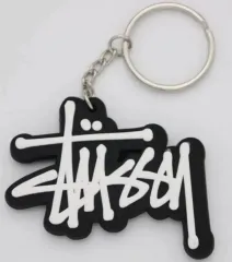 韓国国内発送 STUSSY ステューシー 白 カラー キーホルダー 出品 (正規品)のサムネイル