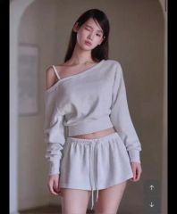 美品☆Rosarymoon ~BASIC~ Short Sweat Top - メルカリ