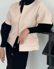 美品！cygne シーニュ cecile black ジャガードトップス - メルカリ