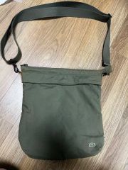 新品未使用 LACOSTE ダブルジップクロスオーバーバッグ PVC 黒 - メルカリ