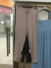 H&M ピンク ズボン(新品)