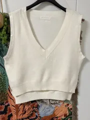 新品) Vネック クロップド ニット ベスト