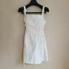 ザラ リボン ワンピース 白 ワンピース 白ワンピース ビスチェ クロップド コルセット H&M