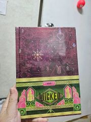 Wicked ウィキッド 公式ビジュアルブック 未開封 Target限定 - メルカリ