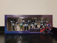 Robosen クレヨンしんちゃん ミニロボット フィギュア 車ver. 新品