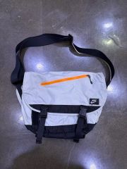 00s 多ポケット NIKE ワンショルダーバック メッセンジャーバック 